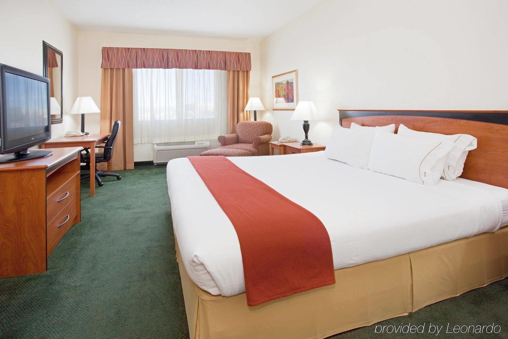 Holiday Inn Express & Suites Alamosa By Ihg Room photo