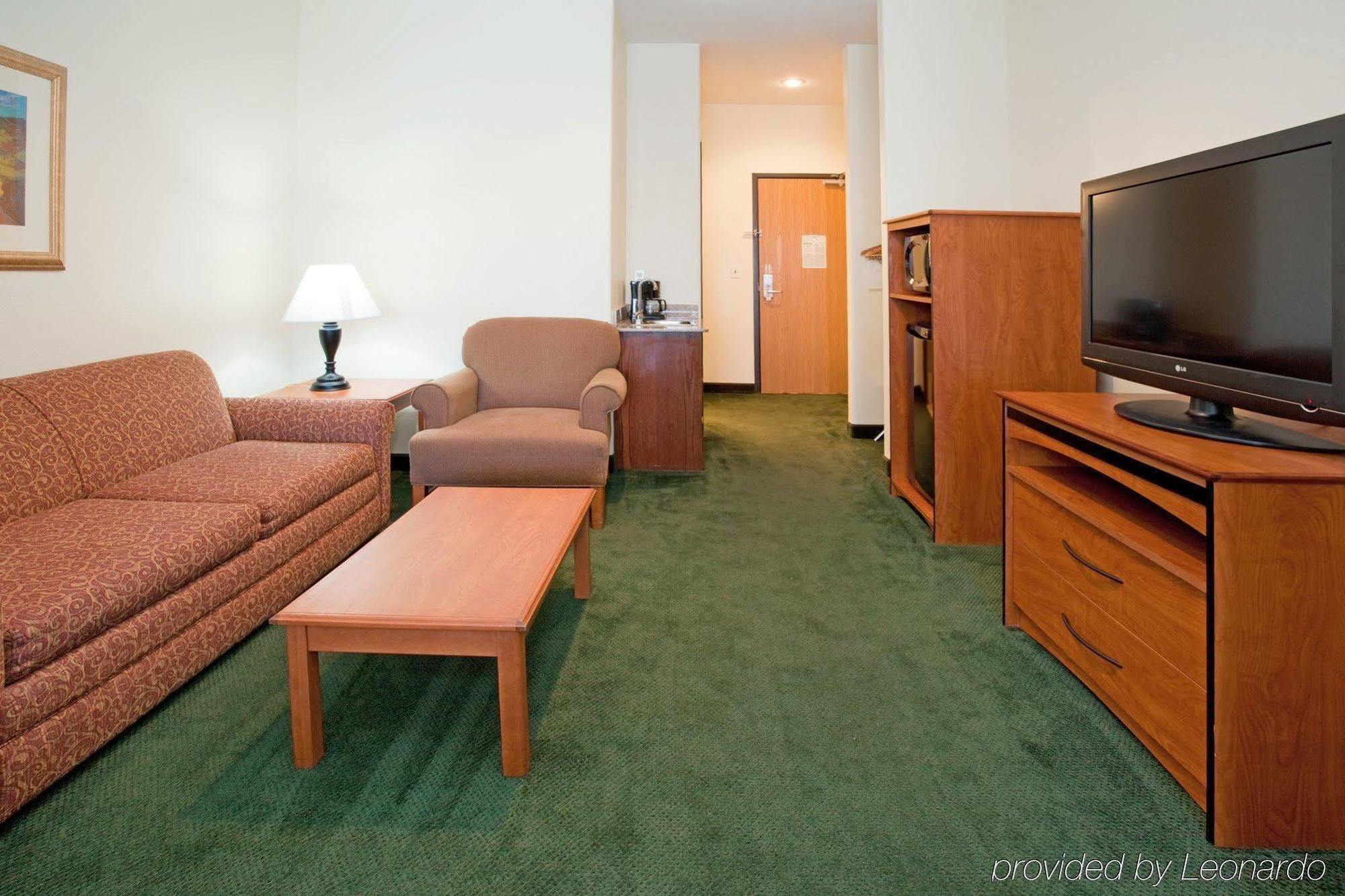 Holiday Inn Express & Suites Alamosa By Ihg Exterior photo